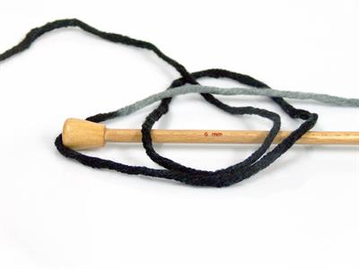 4x100gr. BATIK CHUNKY Akrilik Siyah, Beyaz, Gri Kışlık, Düz iplikler, Batik Desenli, Kalın, 100% Akrilik