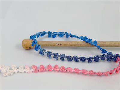 4x100gr. BOUCLERON CHAIN Akrilik Beyaz, Somon, Mavi Tonları Buklet, Çok Kalın, Batik Desenli