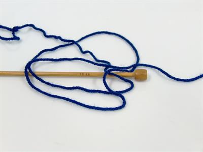 4x100gr. CLASSIC DK Akrilik Koyu laci Kışlık, Düz iplikler, 100% Akrilik