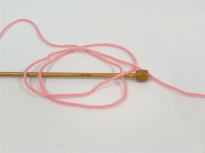 4x100gr. CLASSIC DK Akrilik Koyu pembe Kışlık, Düz iplikler, 100% Akrilik