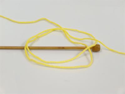 4x100gr. CLASSIC DK Akrilik Neon Sarı Kışlık, Düz iplikler, 100% Akrilik