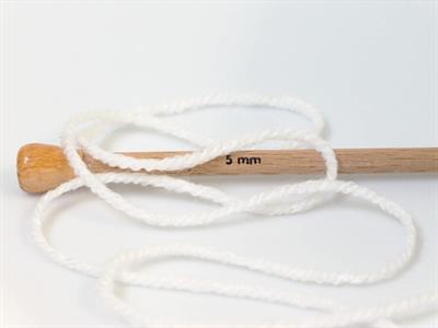 4x100gr. CLASSIC DK Akrilik Beyaz Kışlık, Düz iplikler, 100% Akrilik