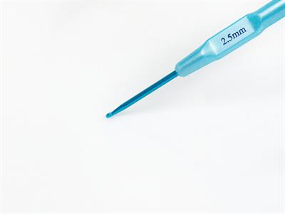 Color Crochet Hooks . 2.5 mm(US C/2)