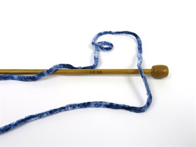 Lot of 2 x 150gr Skeins Ice Yarns CHENILLE SPLASH (100% MicroFiber) Yarn Blue Shades