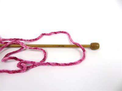 Lot of 2 x 150gr Skeins Ice Yarns CHENILLE SPLASH (100% MicroFiber) Yarn Pink Shades