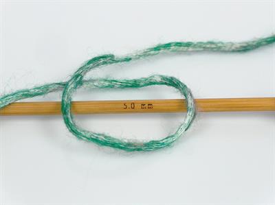 2x150gr. MEGA STAR Yün, Akrilik Yeşil, Beyaz, Mor Kışlık, Yün, Batik Desenli