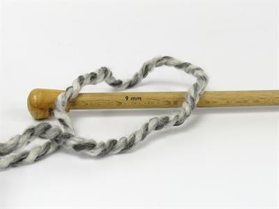 Lot of 2 x 200gr Skeins Ice Yarns PUZZLE WOOL CHUNKY (35% Wool) Yarn Grey Shades White