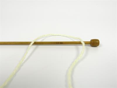 Lot of 8 Skeins Ice Yarns ROYAL WOOL (80% Wool) Hand Knitting Yarn Dark Cream