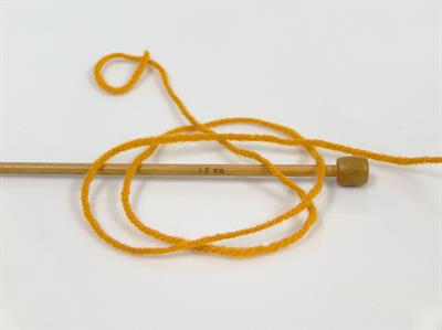 4x100gr. SAVER 100 Akrilik Altın Kışlık, Düz iplikler, Worsted, 100% Akrilik , Makina Yıkama