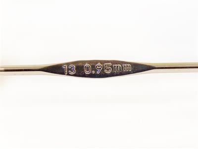 Tulip Metal Crochet Hook . #13 - 0.95 mm