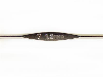 Tulip Metal Crochet Hook . #7 - 1.30 mm