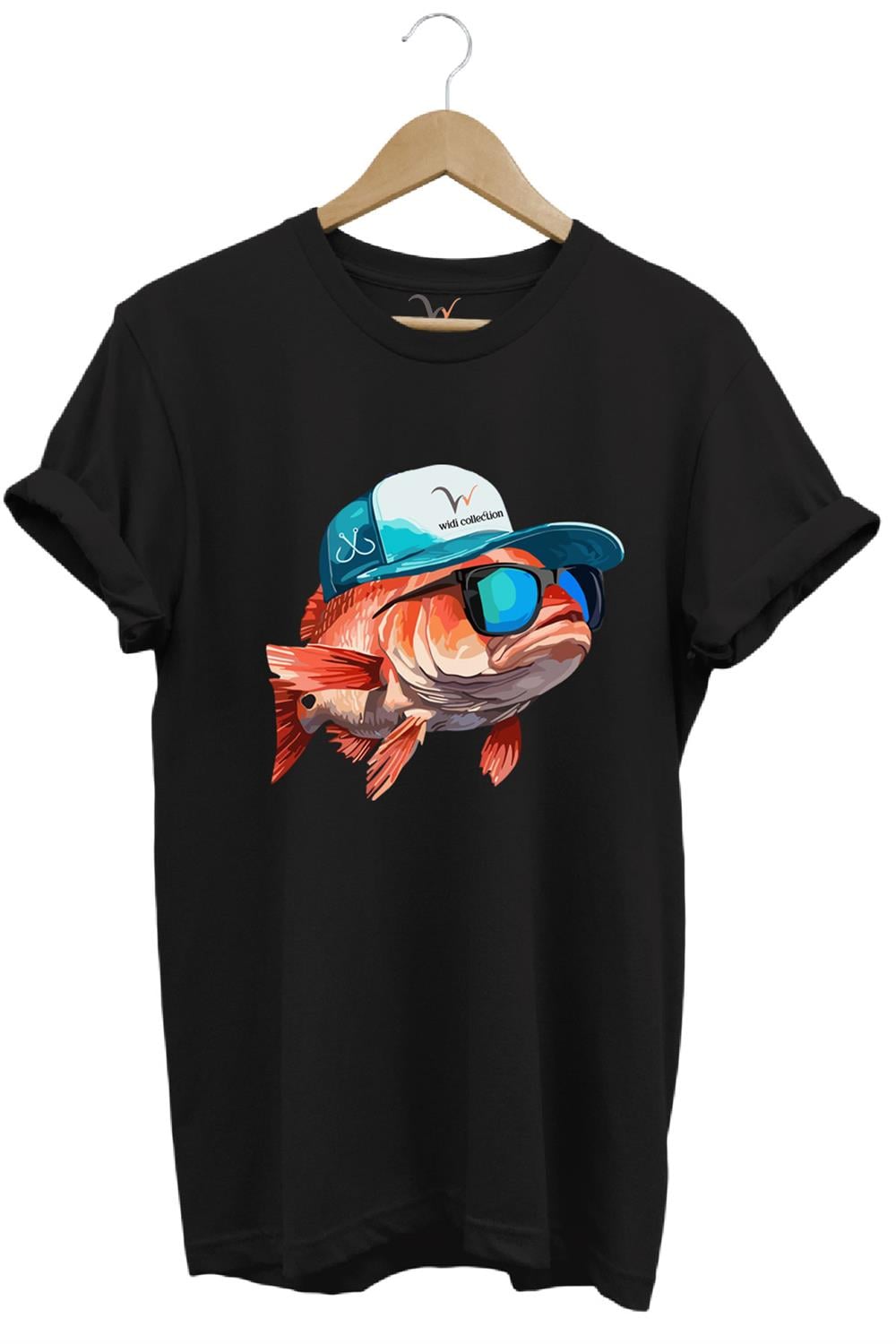 Avcılık Fishing Balık Avcılığı Şapkalı Komik Balık Tasarımı Baskılı Regular Fit %100 Pamuk Tişört - Siyah