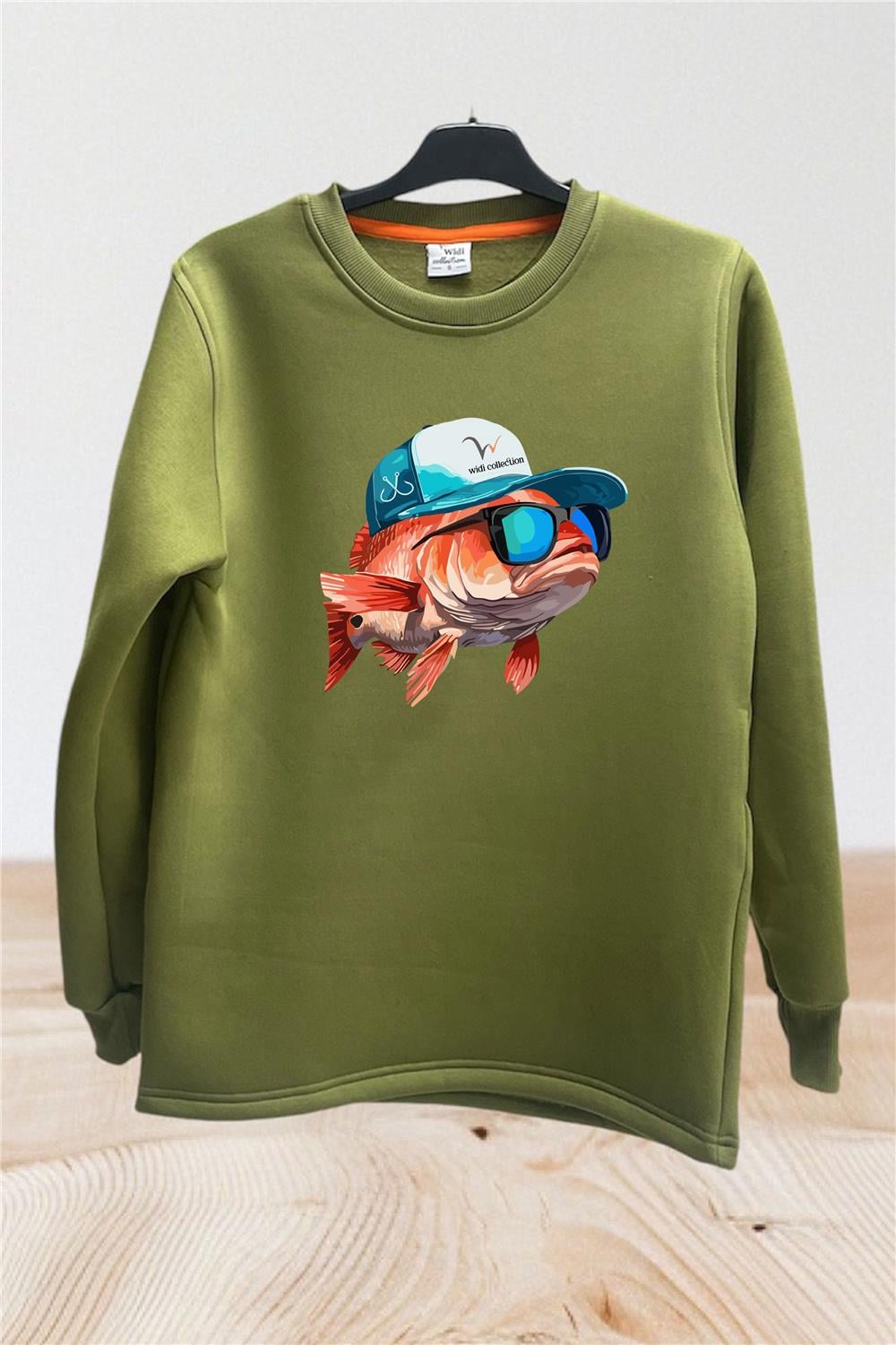 Avcılık Fishing Balıkçılık Şapkalı Balık Baskılı Regular Fit %100 Pamuk Bisiklet Yaka Sweatshirt - Haki