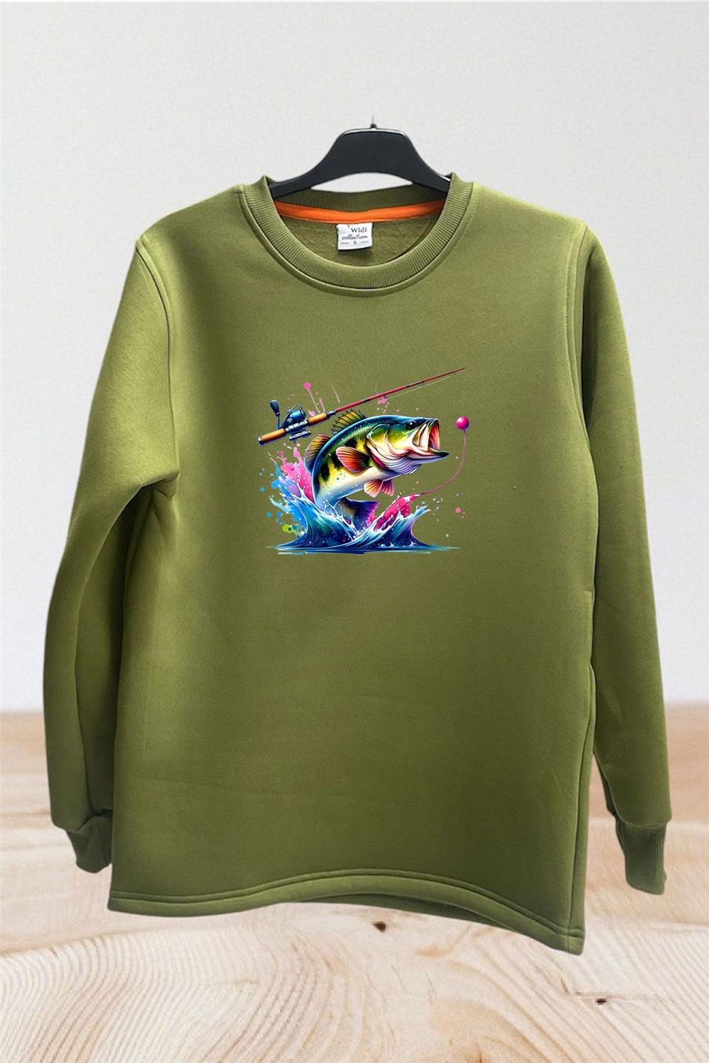 Fishing Balıkçılık Renkli Levrek Balığı Baskılı Avcılık Regular Fit %100 Pamuk Sweatshirt - Haki