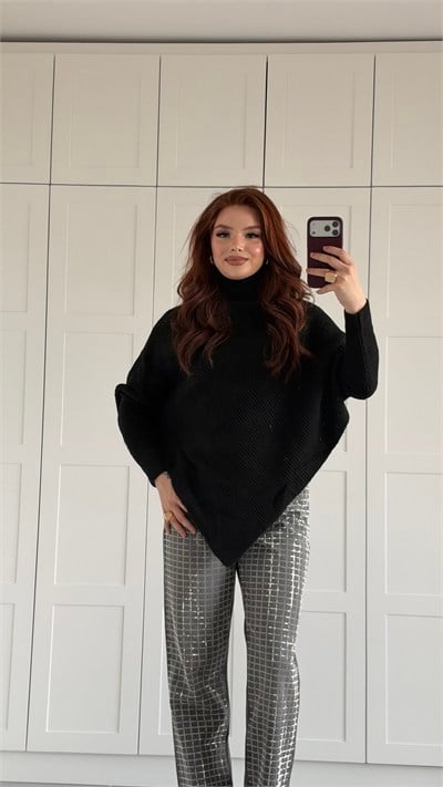 Asymmetric Turtleneck Knit Sweater Black