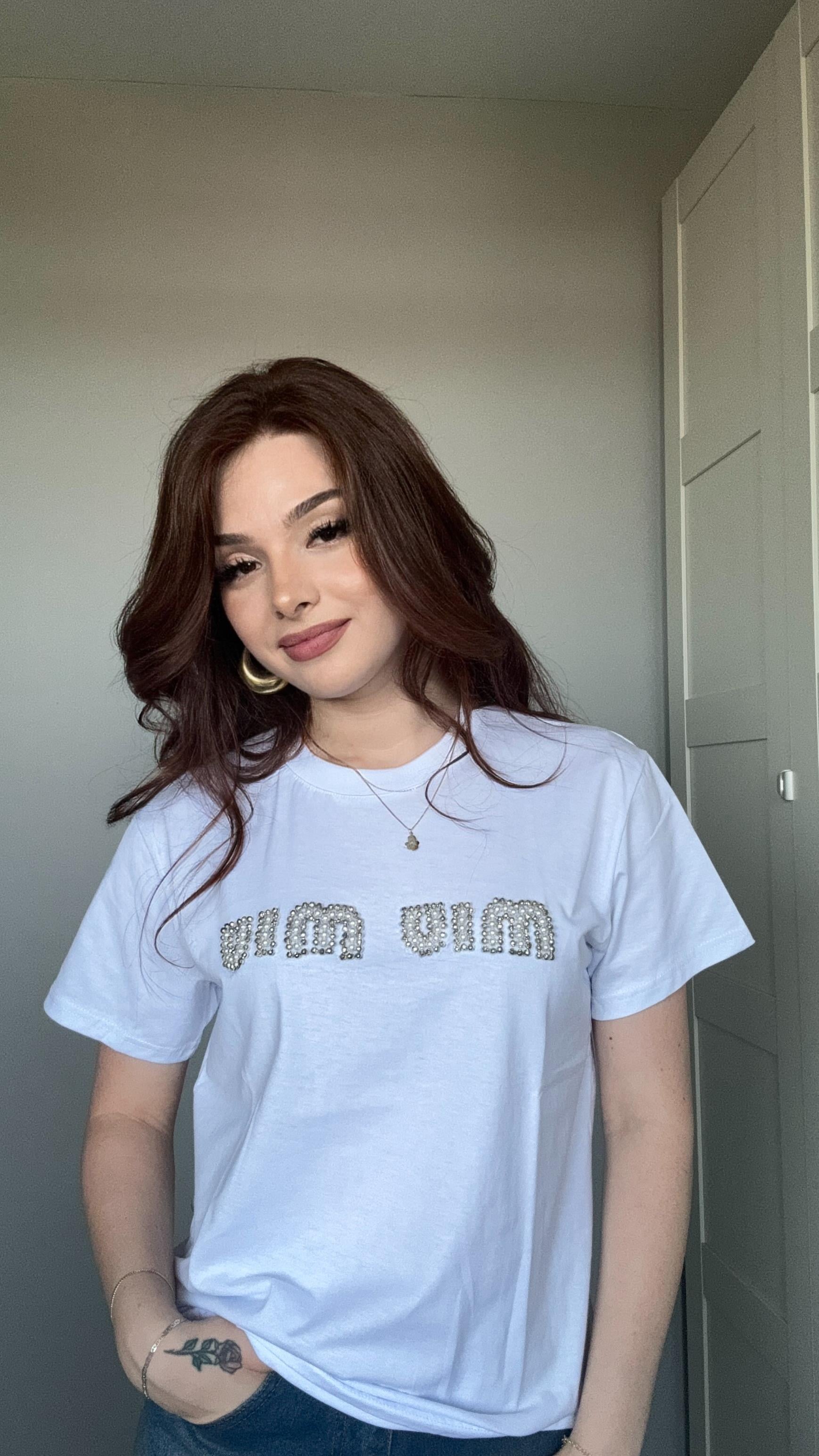 Miu Miu İnci Taşlı Beyaz Tişört I TİŞÖRT I AYŞENUR DİNÇER BUTİK