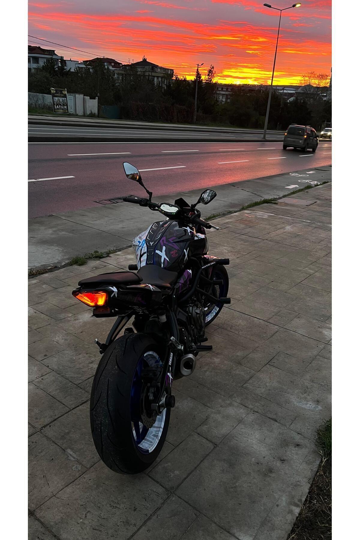 Yamaha MT-07 2018–2019 Double Colour Full Body Sticker Kit – Includes Wheel and Head Stickers