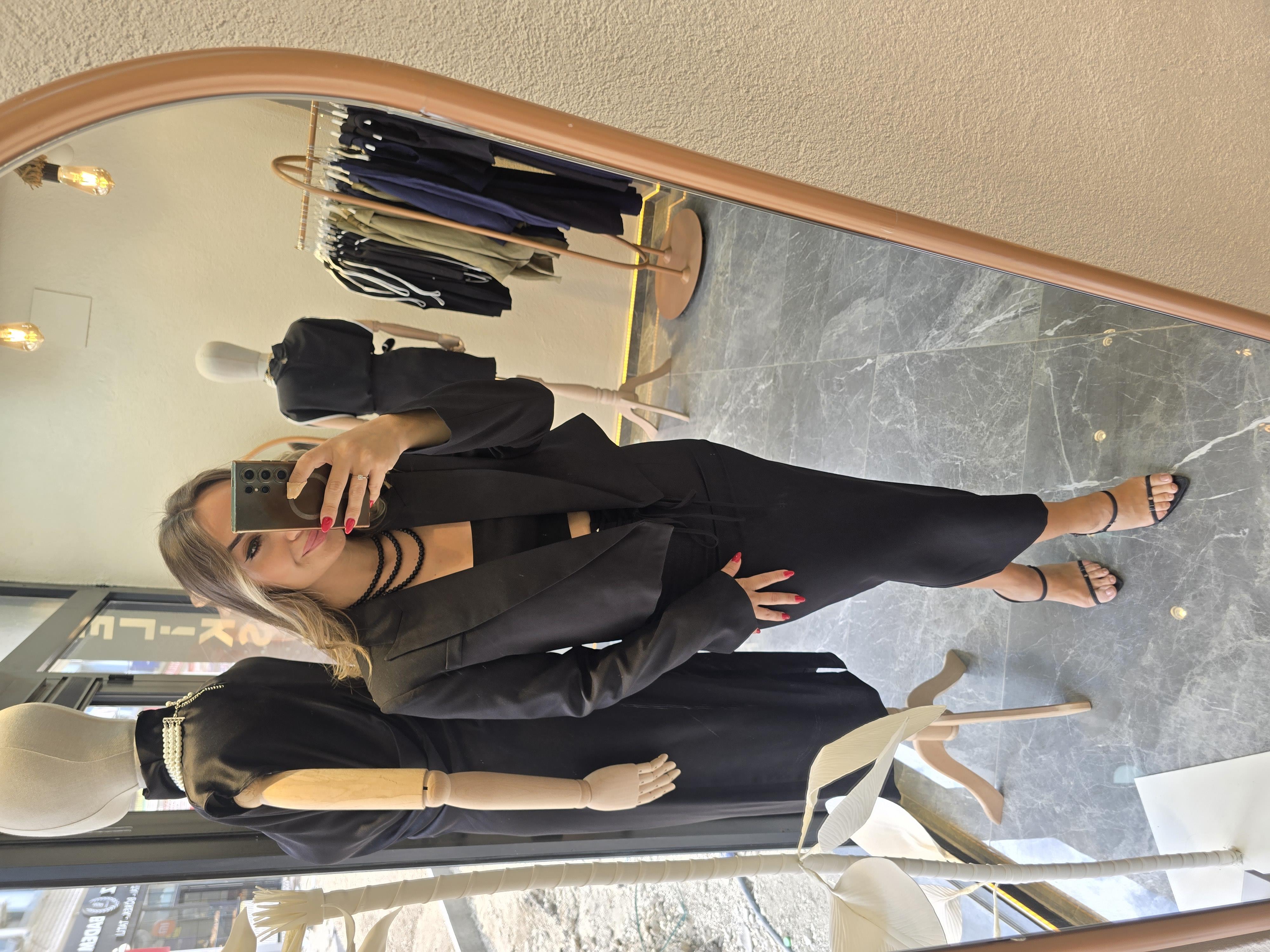 KISA VATKALI SİYAH BLAZER CEKET