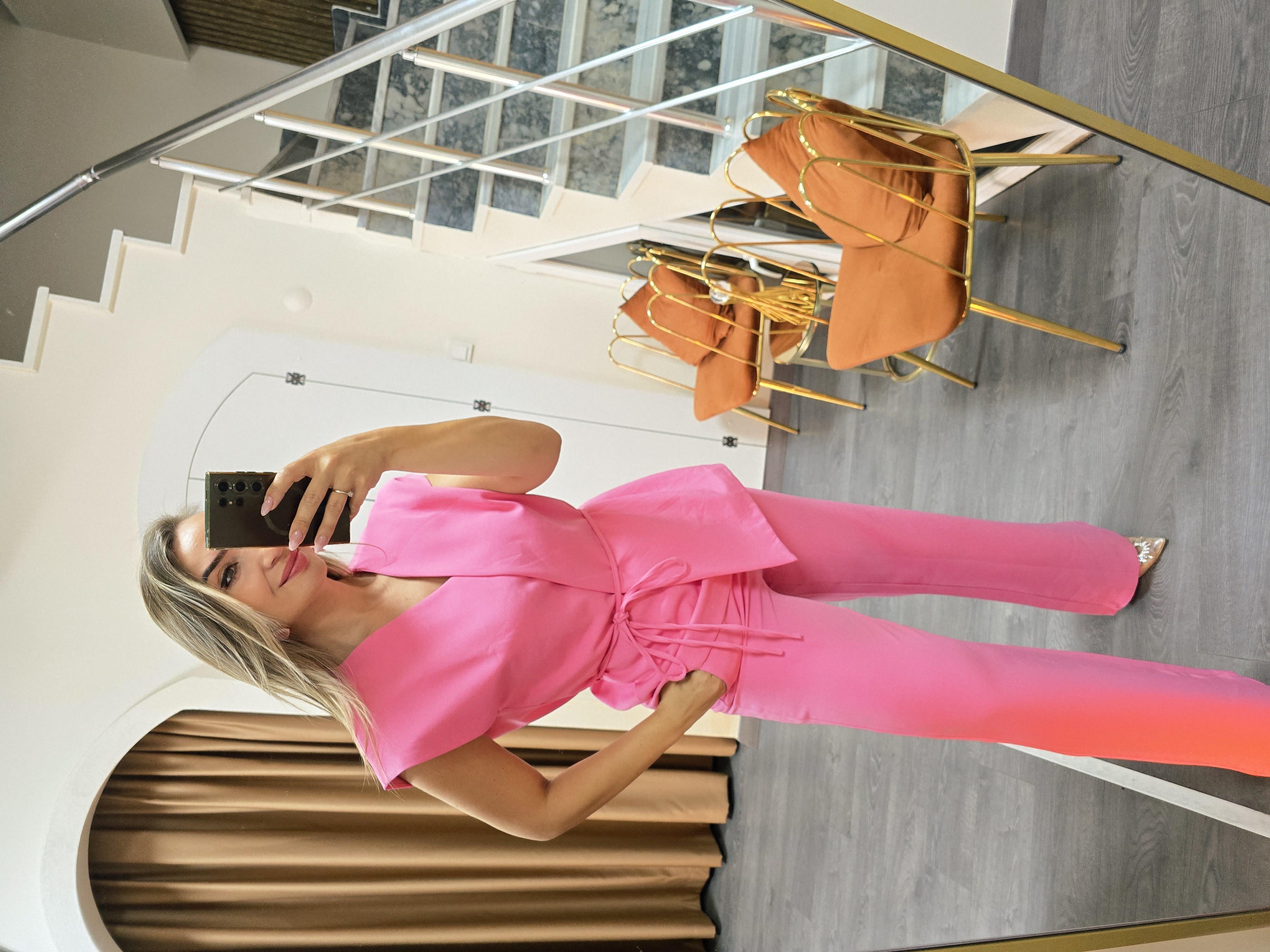PEMBE YELEKLİ TAKIM
