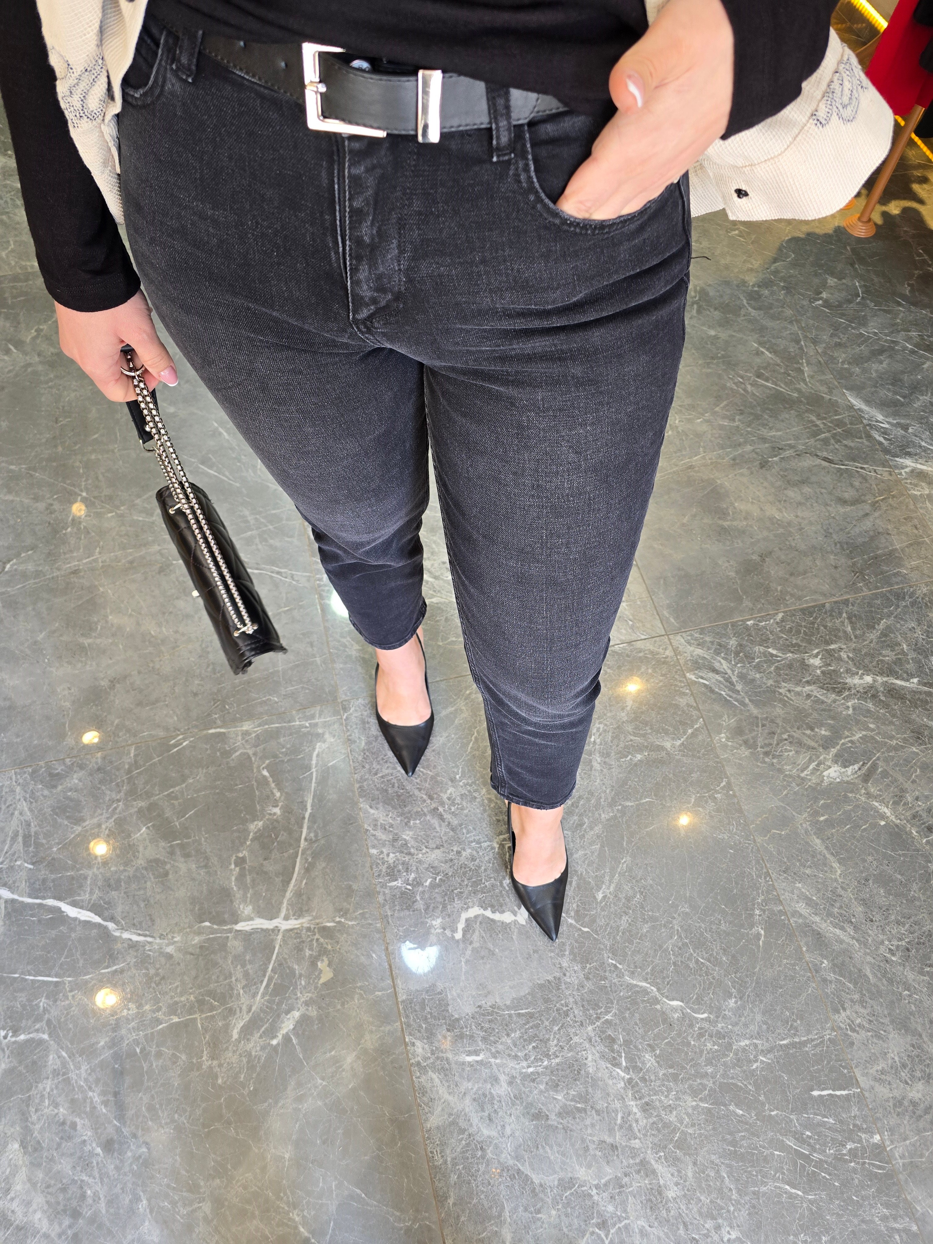 SİYAH MOM FIT KEMERLİ PANTOLON 
