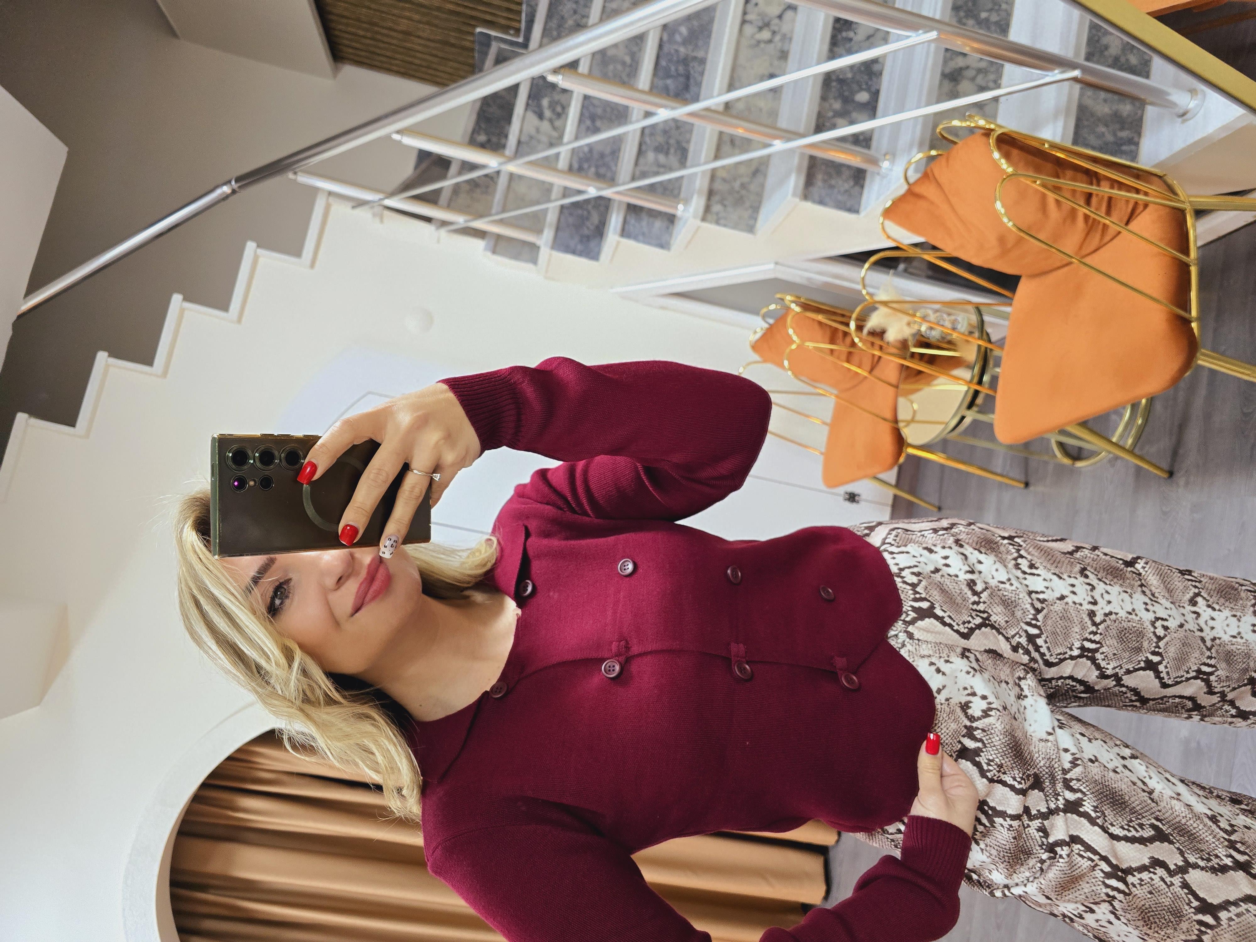 BORDO DÜĞMELİ HIRKA