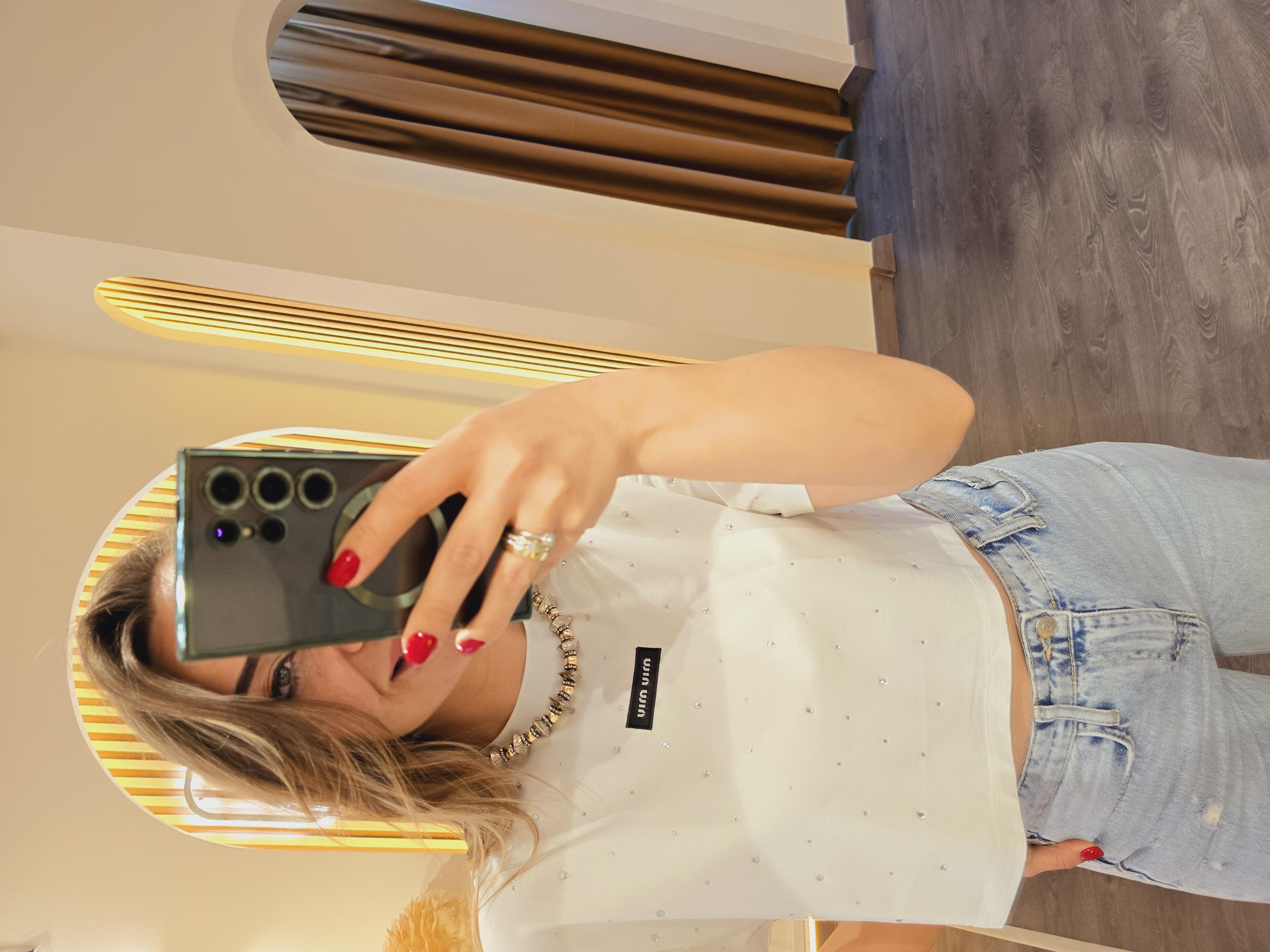 MIU MIU TAŞLI BEYAZ PAMUKLU KISA T-SHIRT