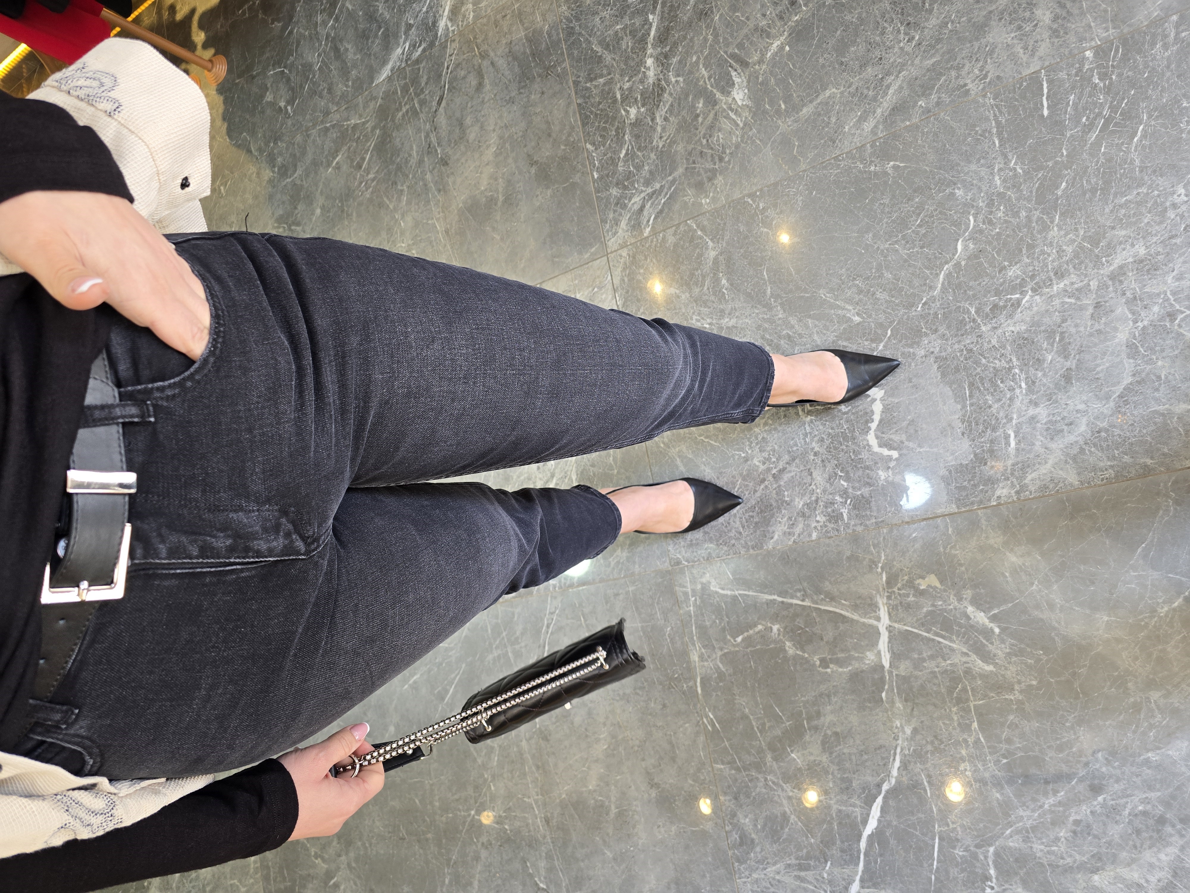 SİYAH MOM FIT KEMERLİ PANTOLON 