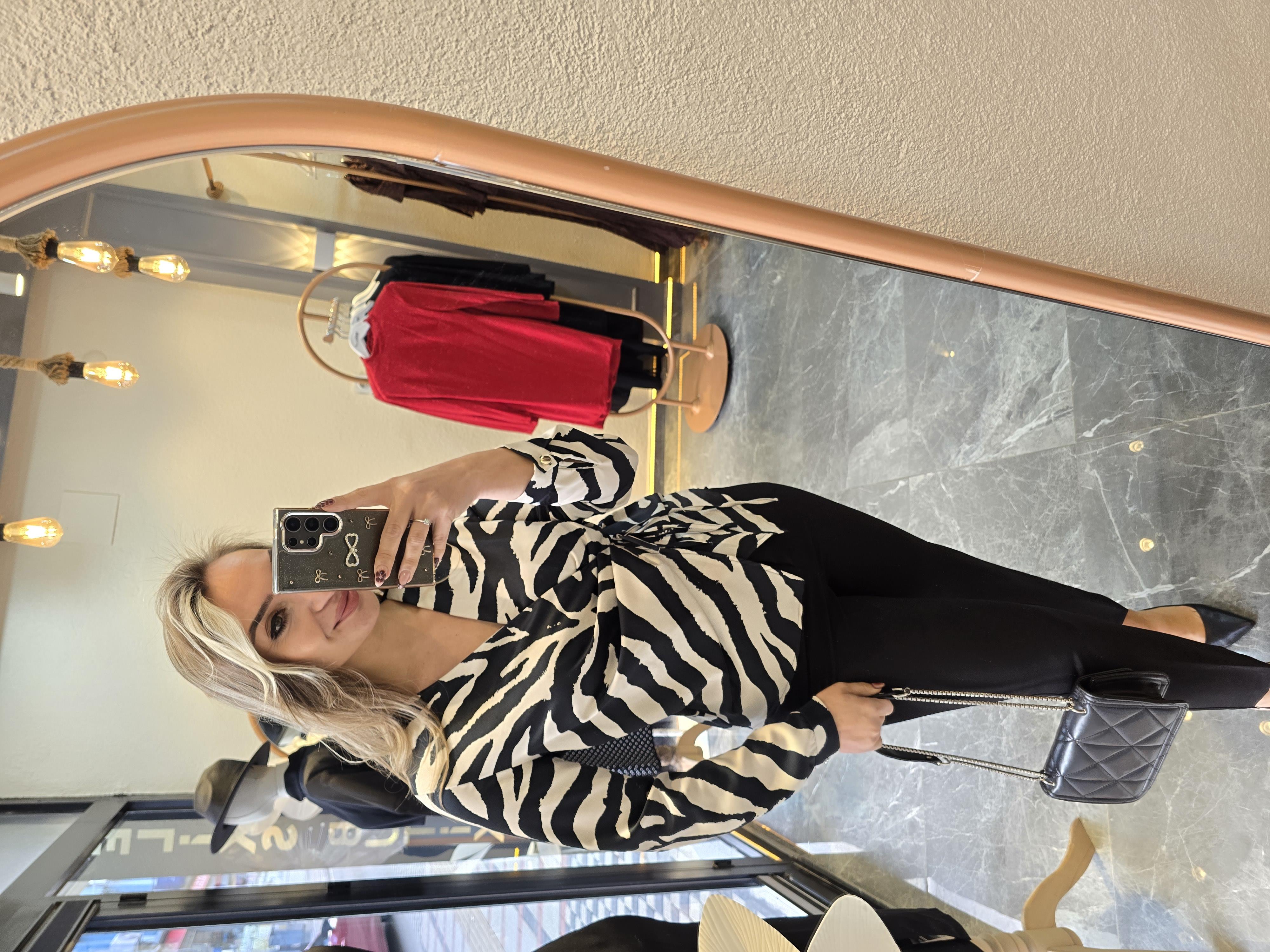 ZEBRA DESENLİ TASARIM BLUZ 