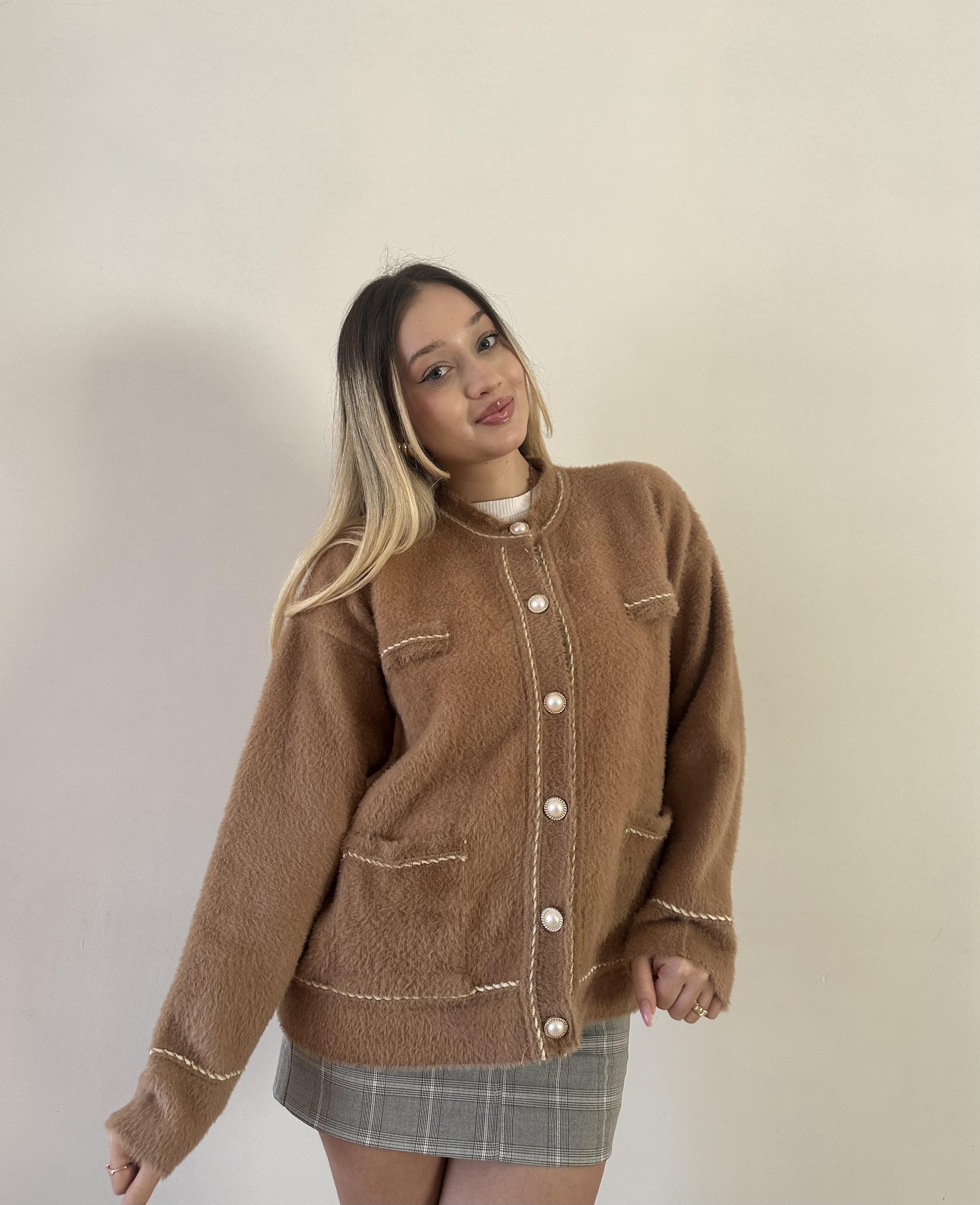 İNCİ DÜĞMELİ AKSESUARLI PREMIUM HIRKA-CAMEL