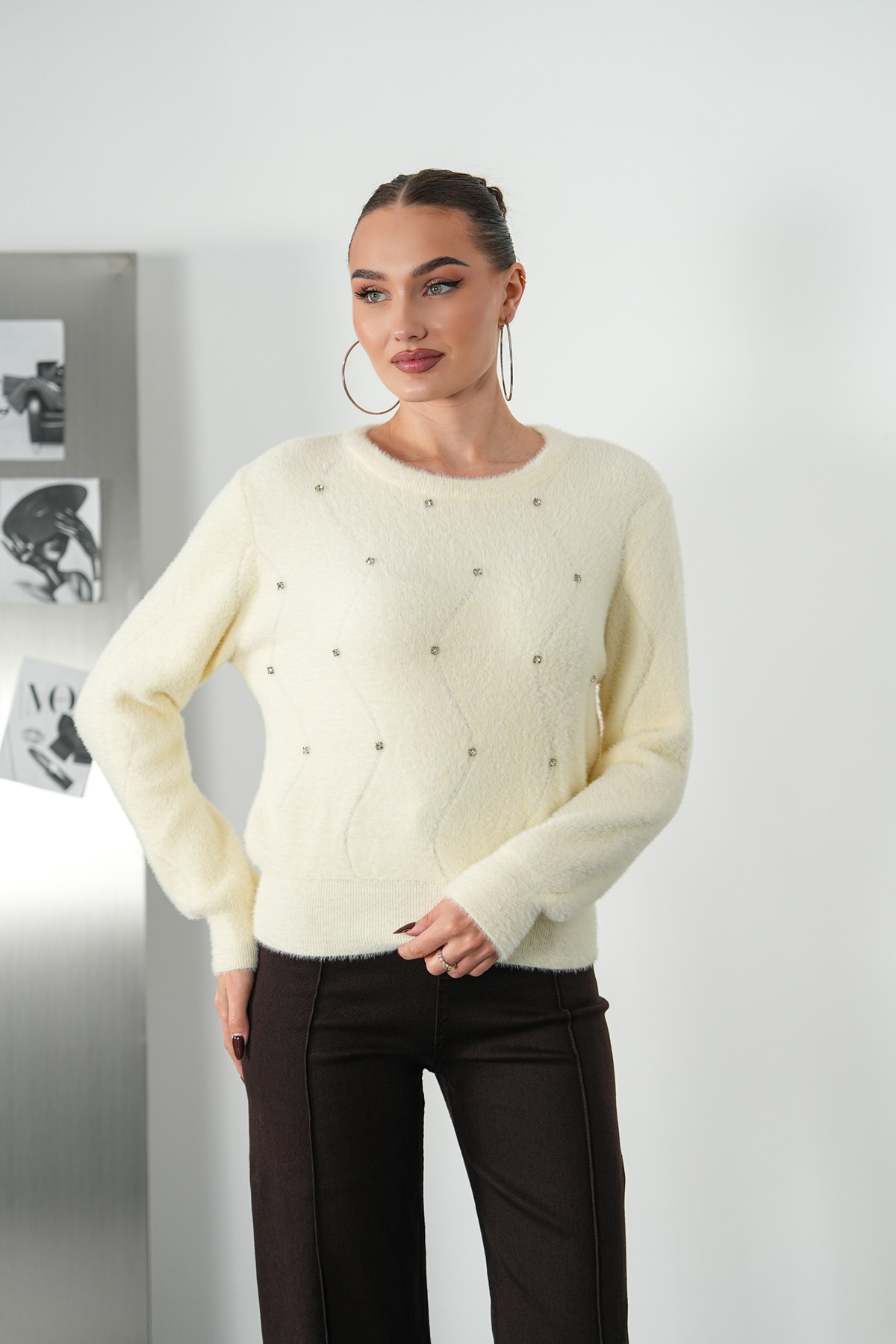 Taş Detaylı Soft Triko Kazak