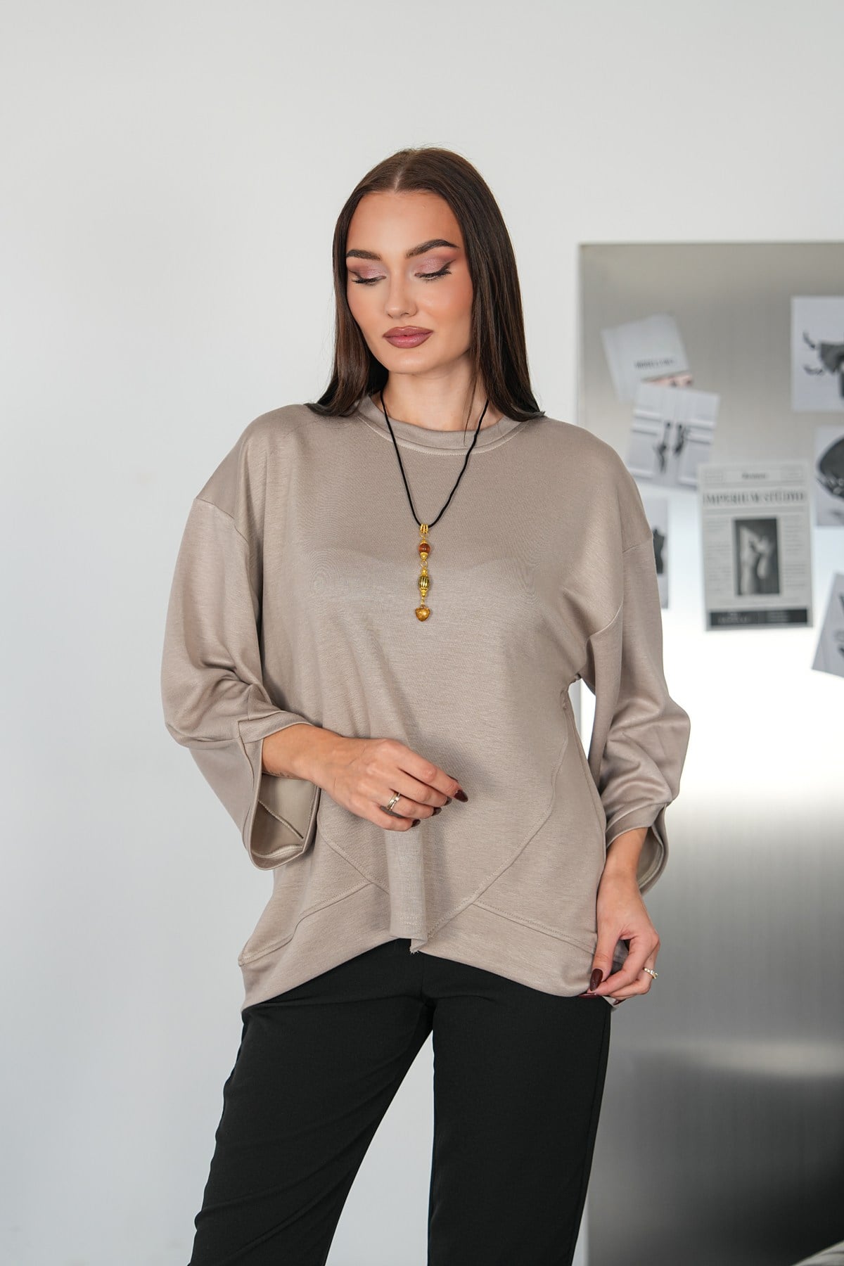 Asimetrik Dikiş Detaylı Kolyeli Sweat