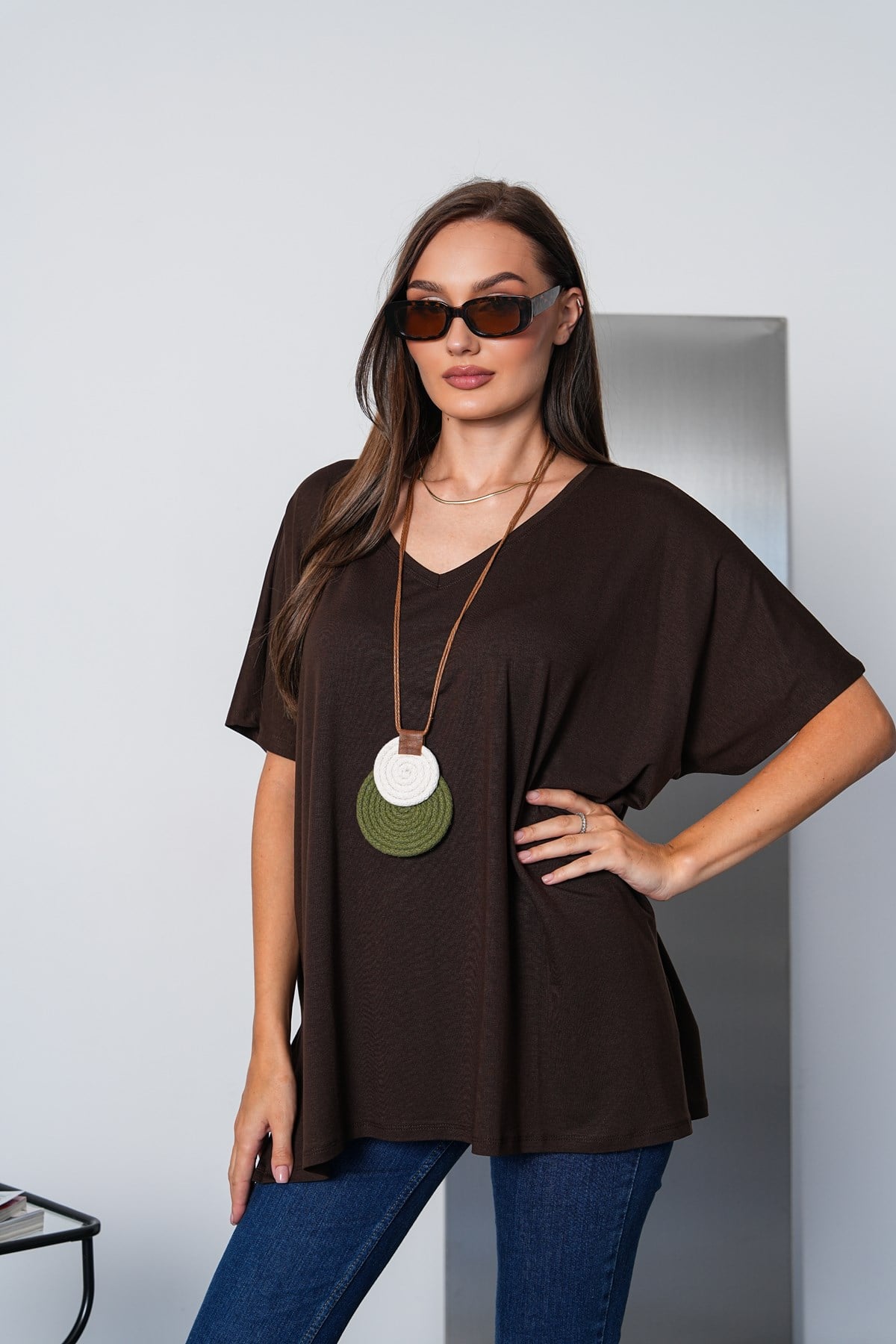 Oversize V Yaka Viskon T-Şhirt-Kahverengi