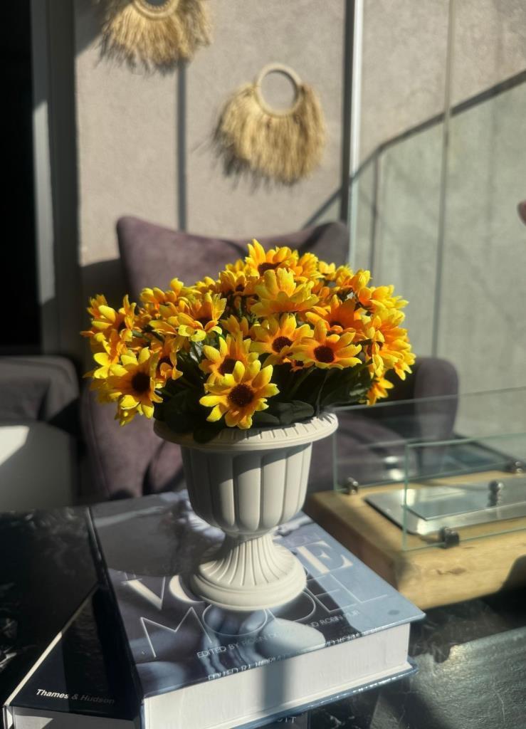 Yapay Çiçek Krem Antik Saksıda Sarı Papatya 23cm