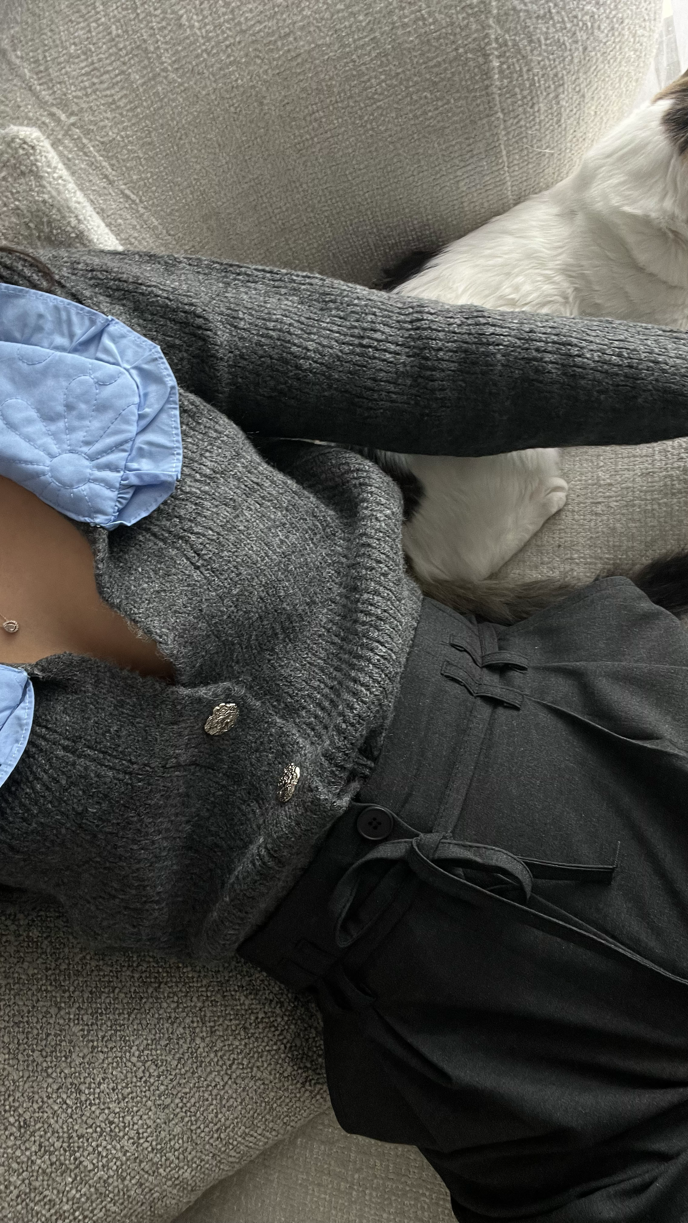 KAPİTONE BEBEK YAKALI TASARIM HIRKA 