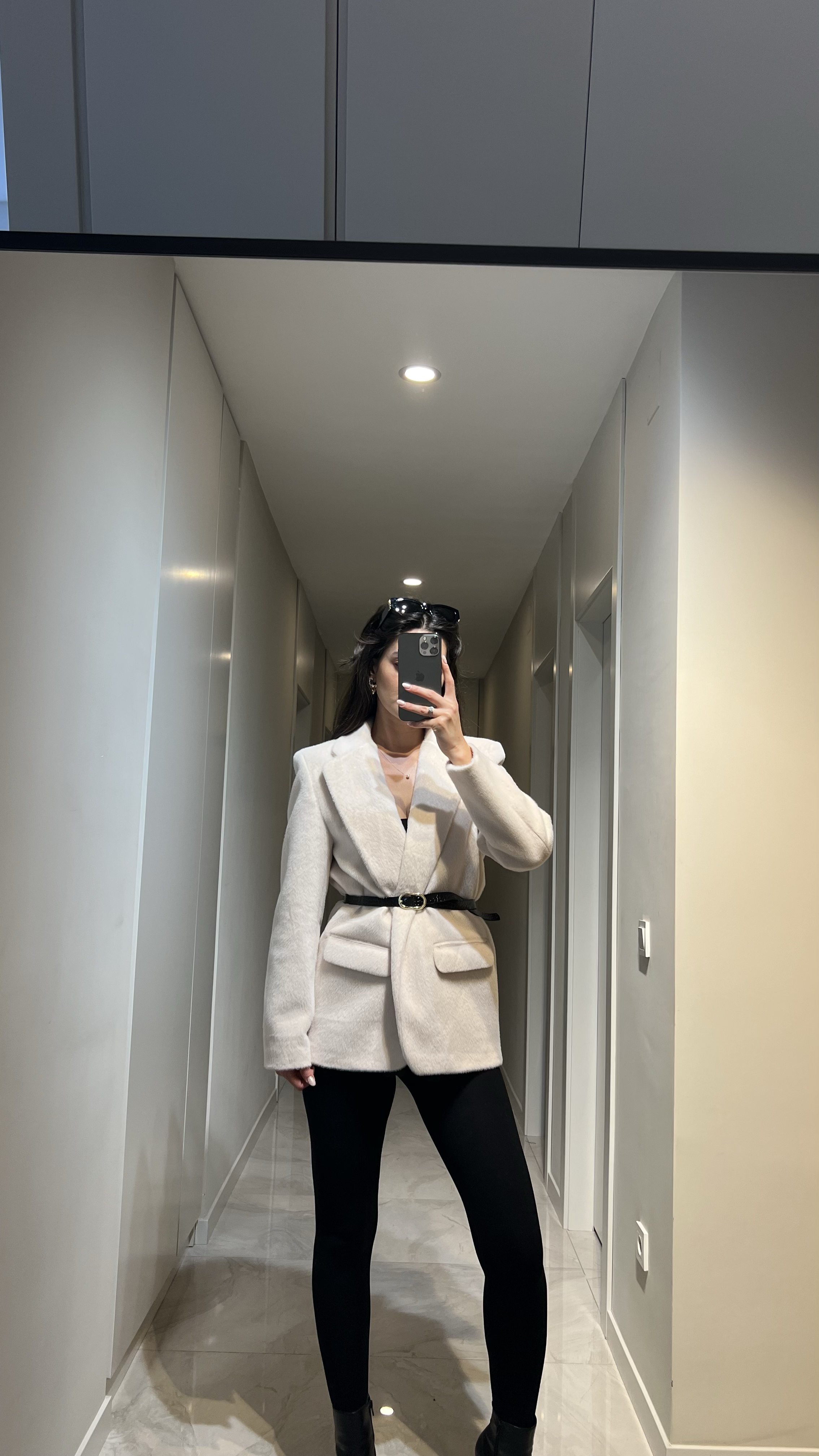 Kesia Kürk Dokulu Ekru Kemerli Blazer
