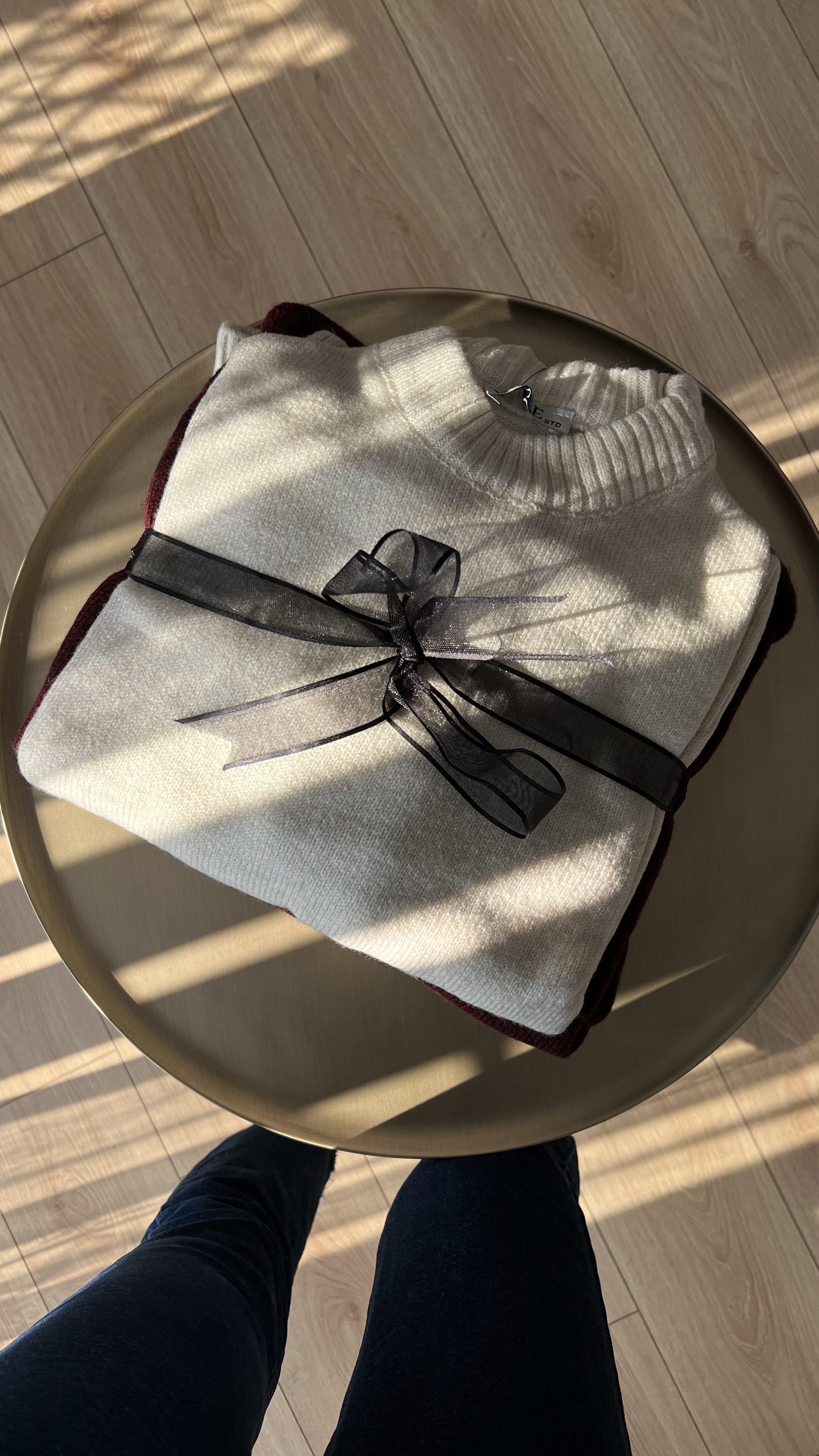 KREM RENGİ ÖRME TRİKO KAZAK