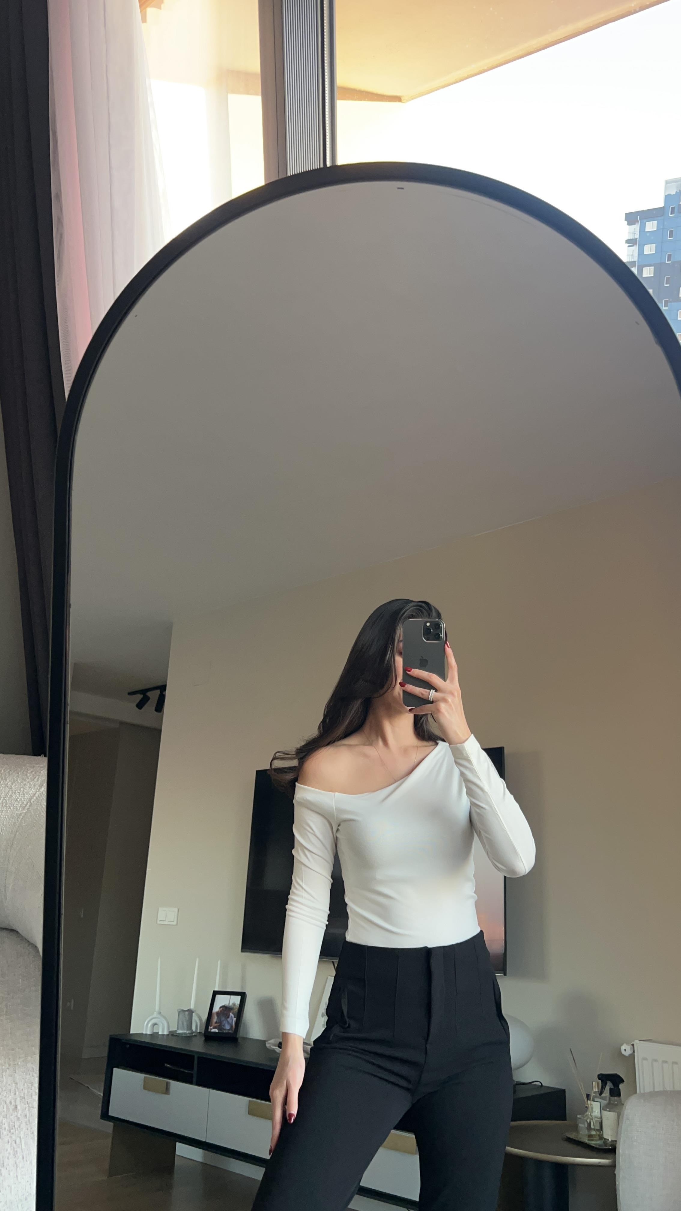 OMUZ DEKOLTELİ TEK OMUZ BEYAZ  BODY