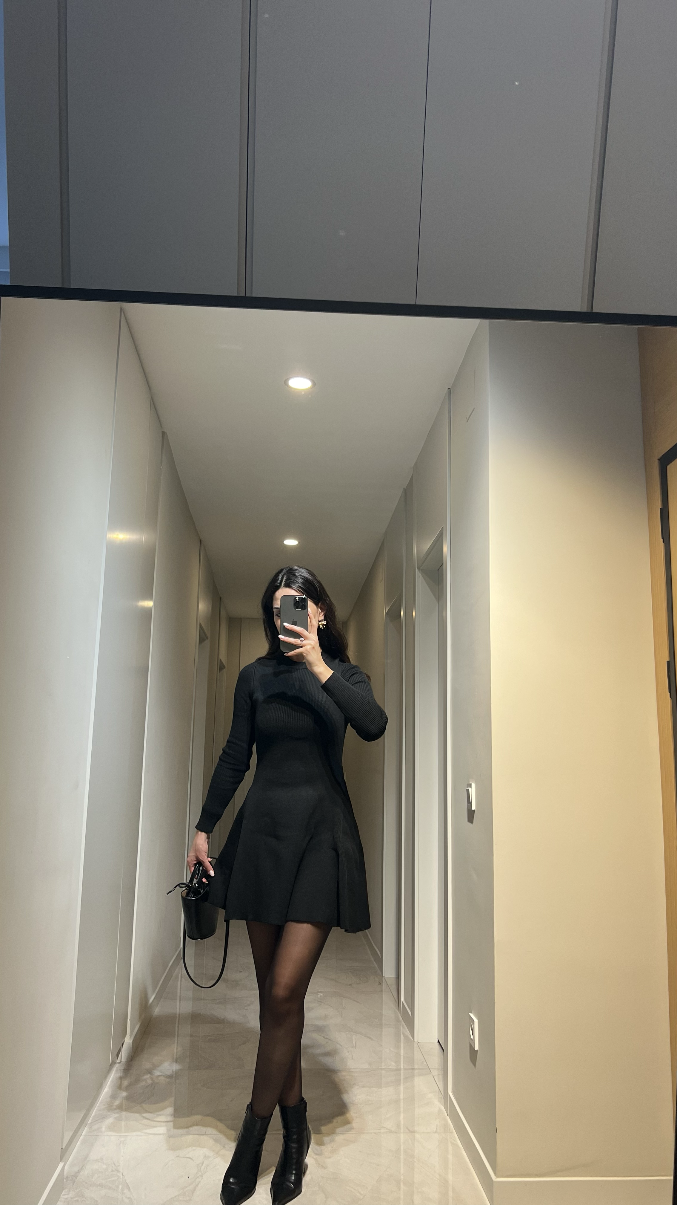 SİYAH FLARE TRİKO ELBİSE