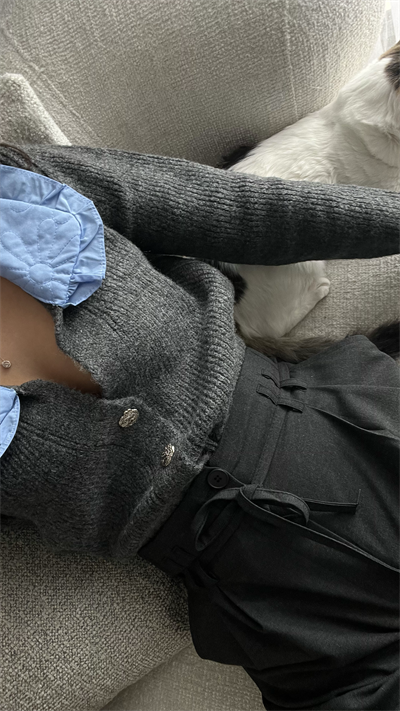 KAPİTONE BEBEK YAKALI TASARIM HIRKA 