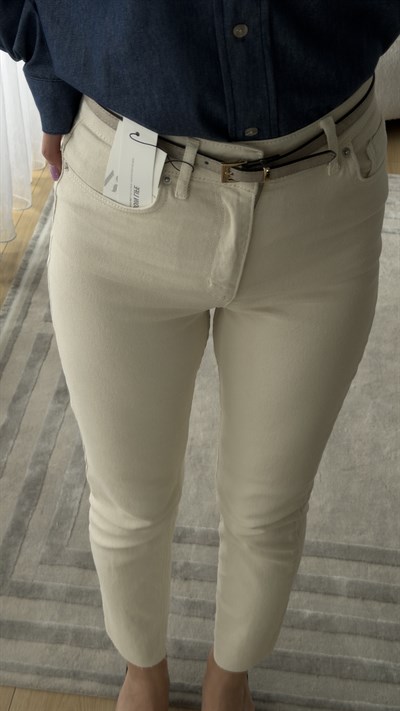 ZR MARKA BOYFİT KESİK PAÇA LİKRALI AÇIK KREM JEAN