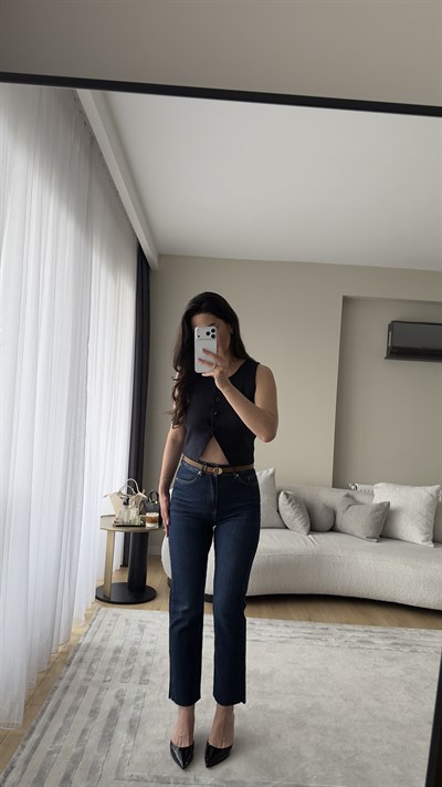 ZR MARKA BOYFİT KESİK PAÇA LİKRALI LACİVERT ÜTÜLÜ  JEAN