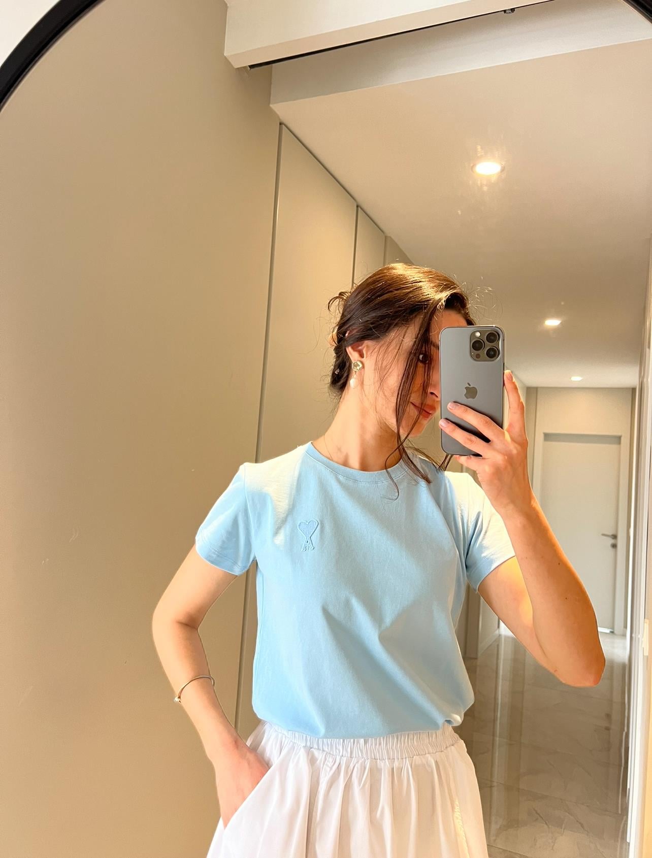 BEBE MAVİSİ NAKIŞ İŞLEMELİ MARKA TİŞÖRT