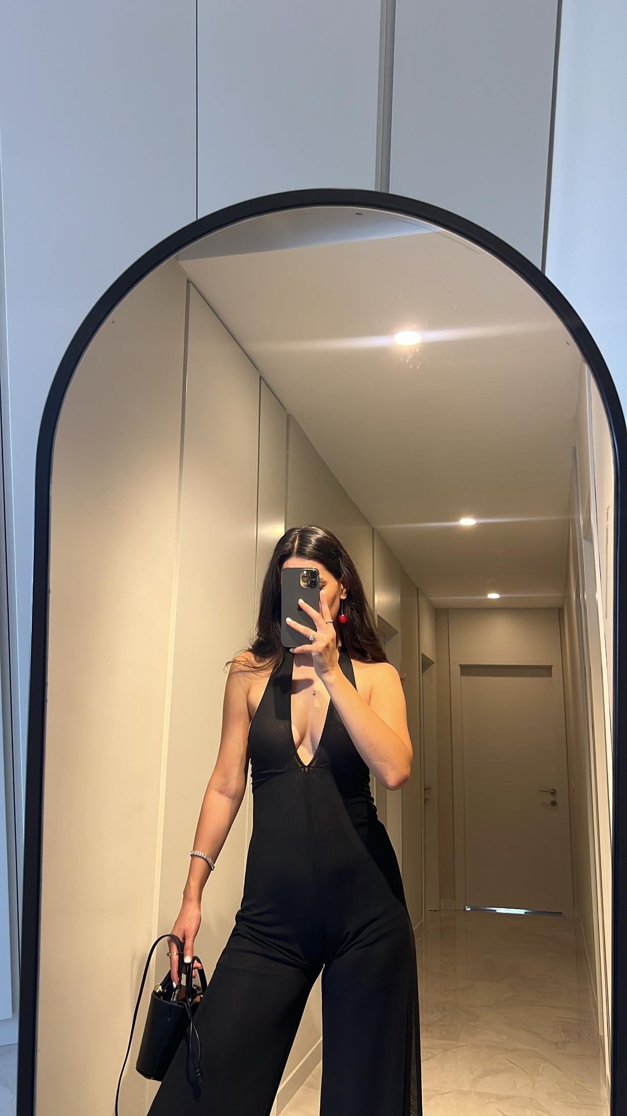 GÖGÜS VE SIRT DEKOLTELİ TULUM