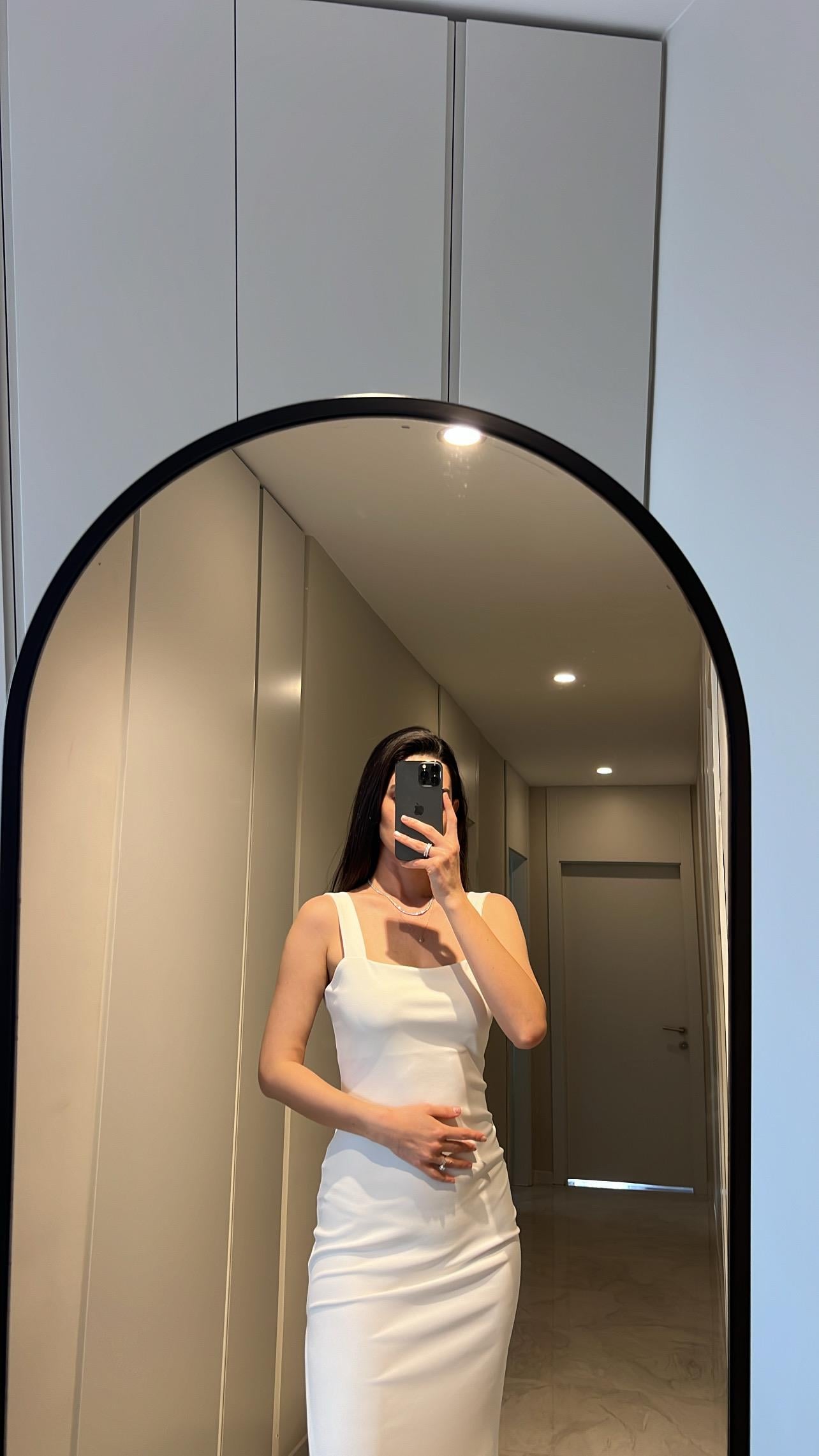 KARE YAKA UZUN EKRU MİDİ BOY ELBİSE