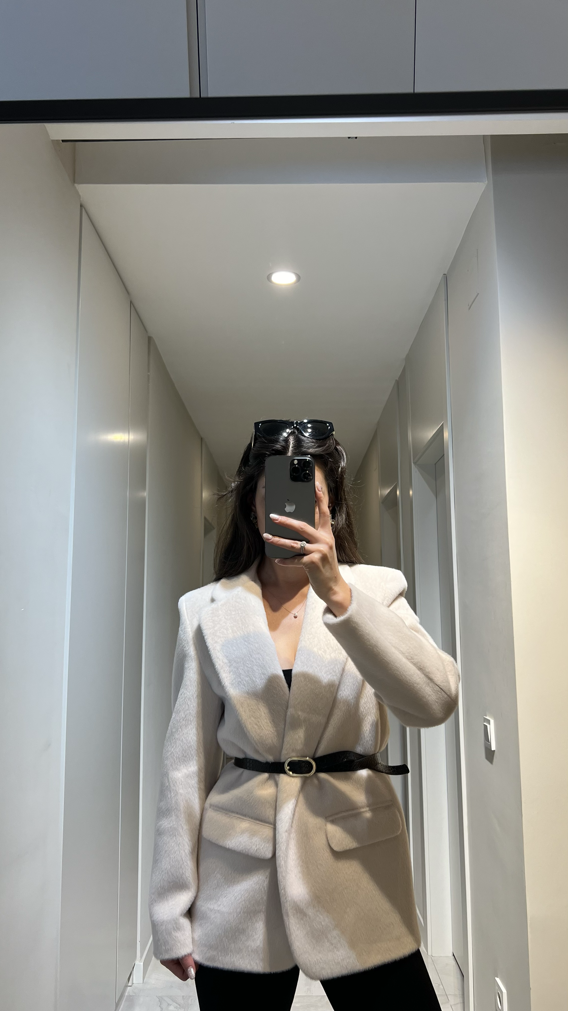 Kesia Kürk Dokulu Ekru Kemerli Blazer