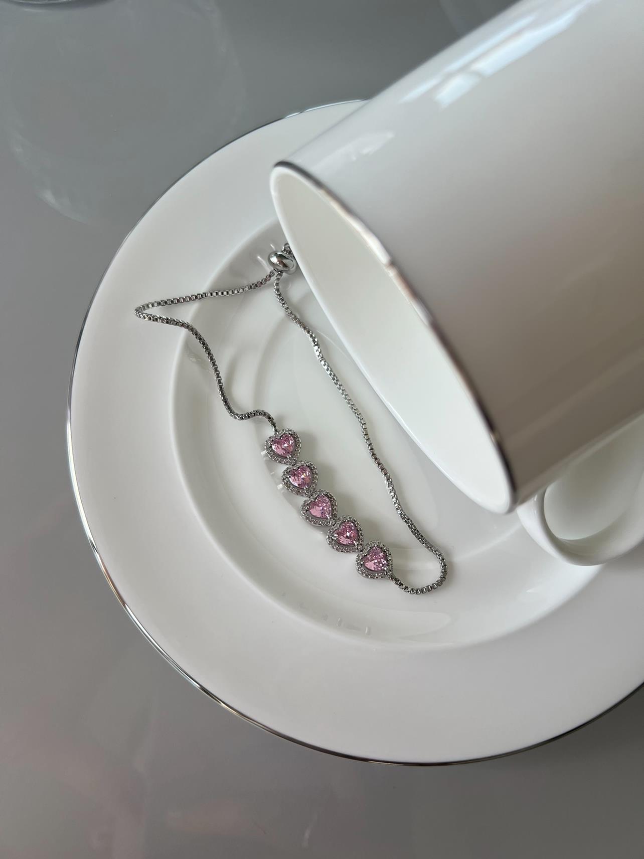 PEMBE KALP KESİMLİ AYARLANABİLİR BİLEKLİK
