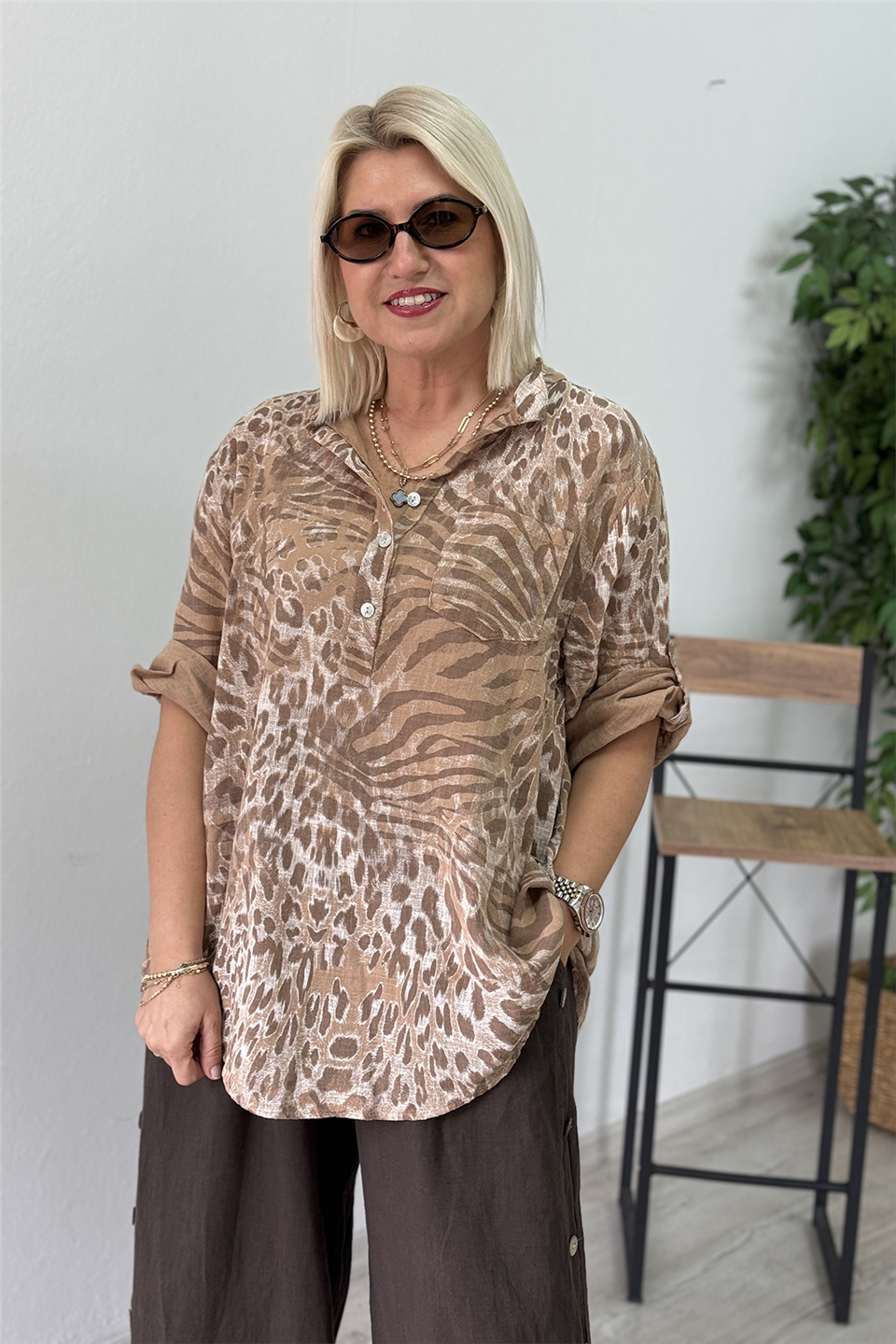 Cappucino Leopar Desenli Üç Düğmeli Pamuk Keten GömlekGM20260039-CAPPUCINO-STD