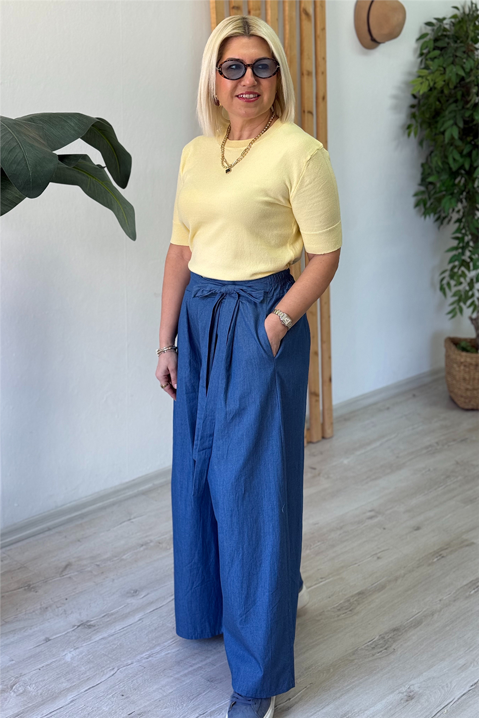 Mavi Beli Lastikli Bağcık Detay İthal Denim Bol Paça PantolonAPNT20250959-MAVI-STD