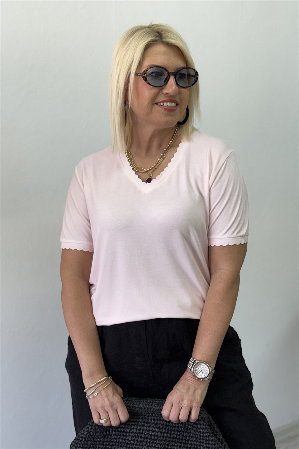 Pembe V Yaka Dilimli Ribanalı Pamuk T-ShirtTSH26001208-PEMBE-S