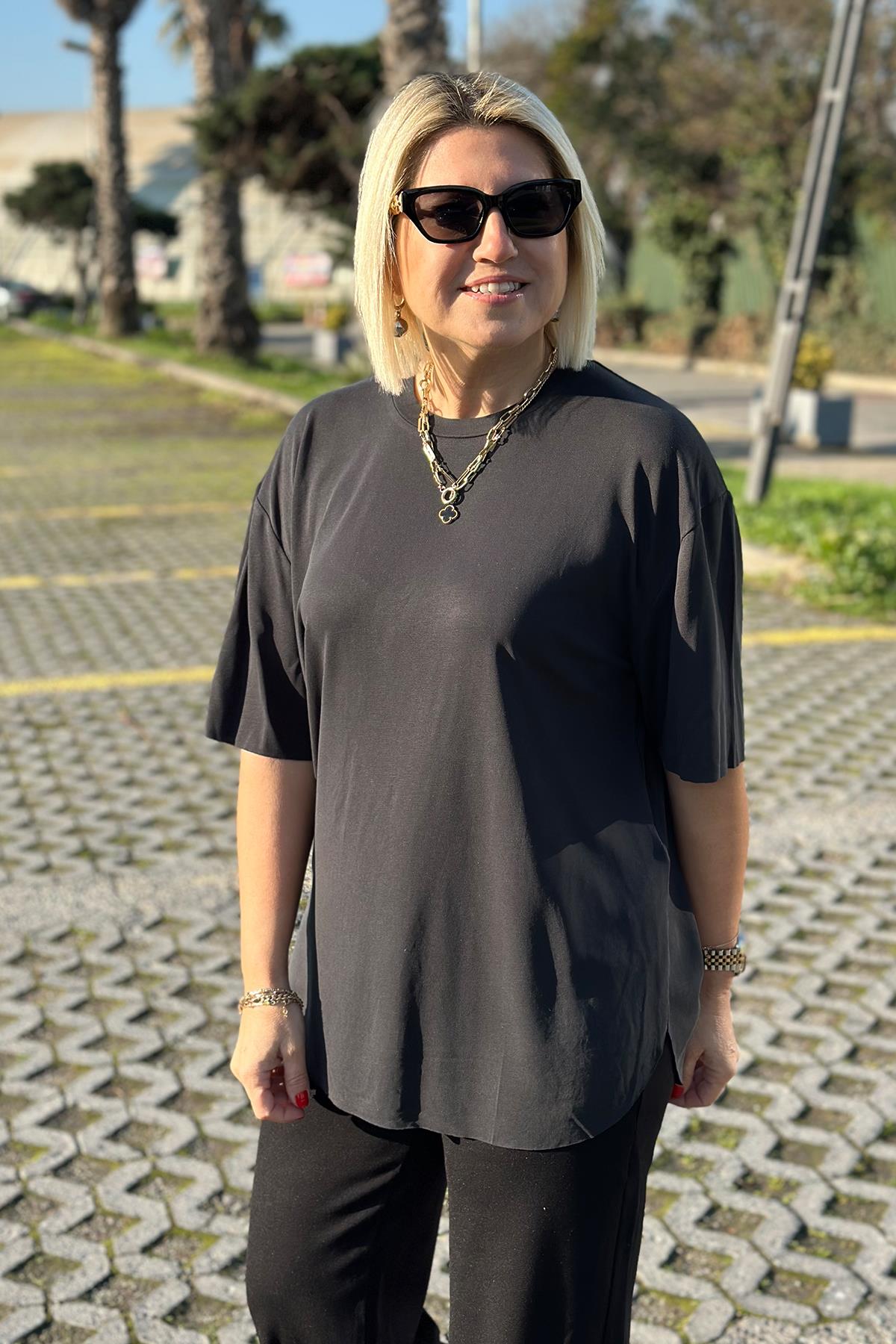 Antrasit Bisiklet Yaka Yandan Yırtmaçlı TshirtUTS241132-ANTRASIT-S